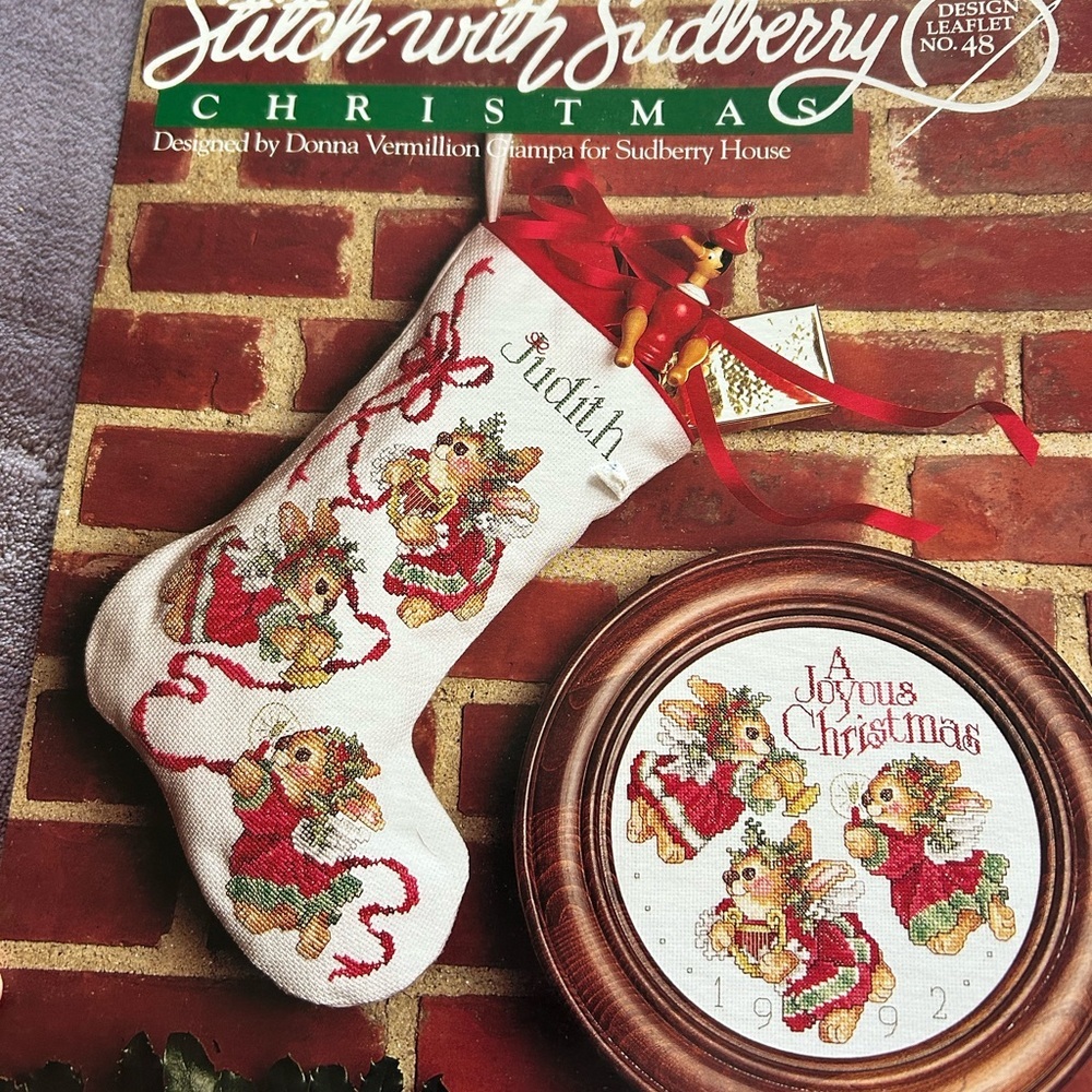 5/$25 Christmas Stocking and Embroidery Kit - Red and Green 🐭